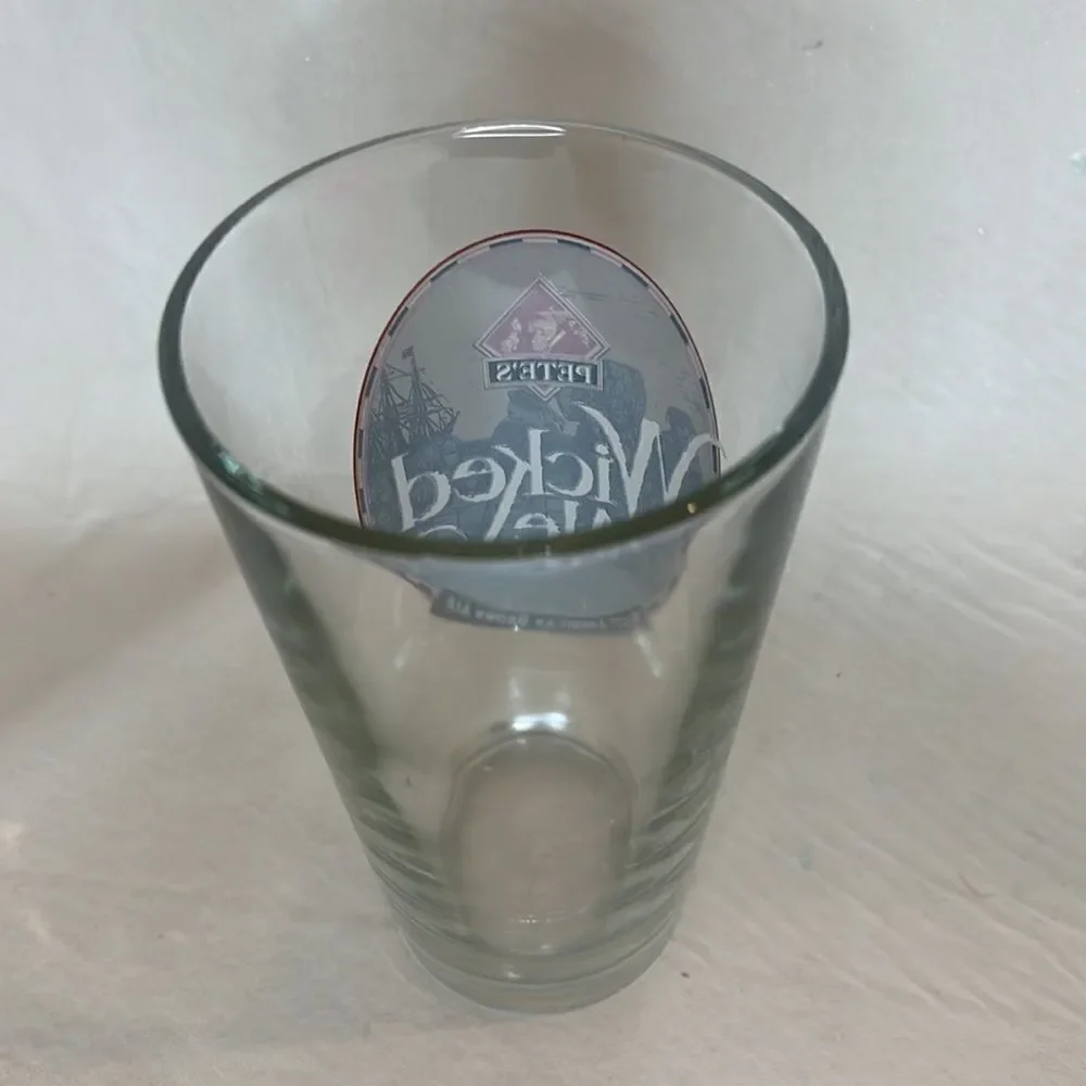 Pete Wicked Ale Beer Glass 16 Oz 6 In Tall Malty American Brown Red Gray Bar